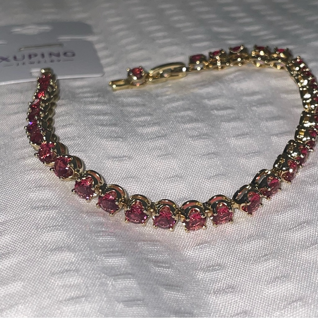 Xuping Gold Bracelet With Pink Accents